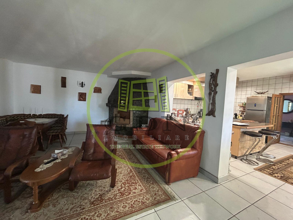 Afacere la cheie, 2963 mp utili, 21598 mp teren, Cernele