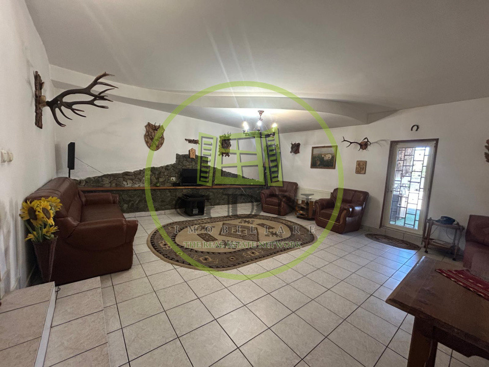 Afacere la cheie, 2963 mp utili, 21598 mp teren, Cernele