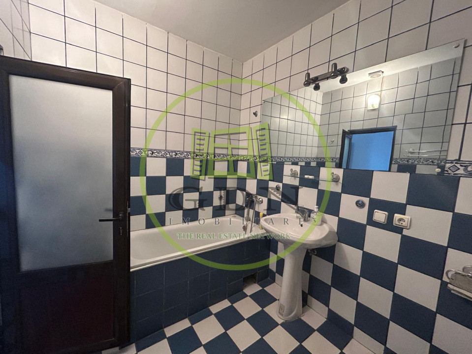 Afacere la cheie, 2963 mp utili, 21598 mp teren, Cernele