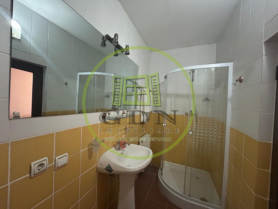 Afacere la cheie, 2963 mp utili, 21598 mp teren, Cernele