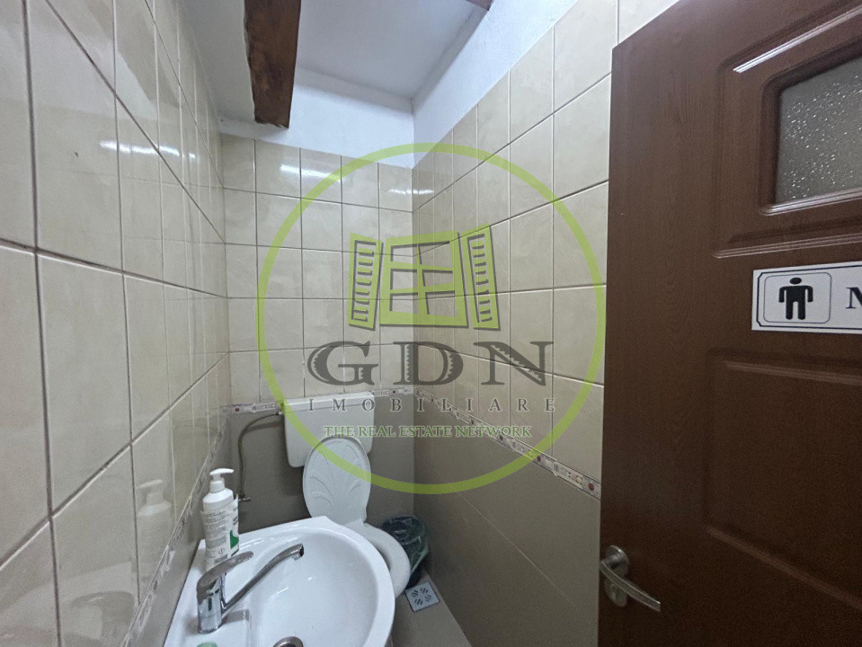 Afacere la cheie, 2963 mp utili, 21598 mp teren, Cernele