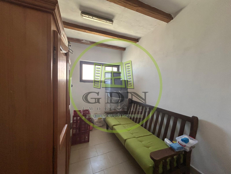 Afacere la cheie, 2963 mp utili, 21598 mp teren, Cernele