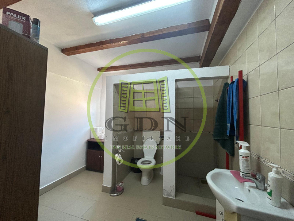 Afacere la cheie, 2963 mp utili, 21598 mp teren, Cernele