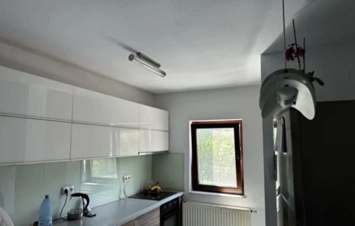 Apartament 3 camere de inchiriat centrql