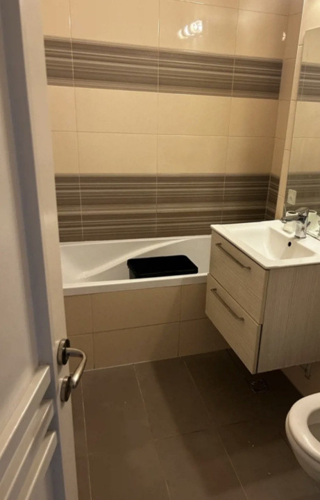 Apartament 3 camere de inchiriat centrql