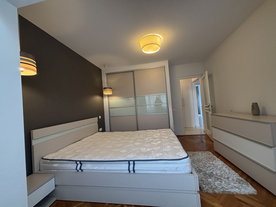 Apartament 3 camere de inchiriat central