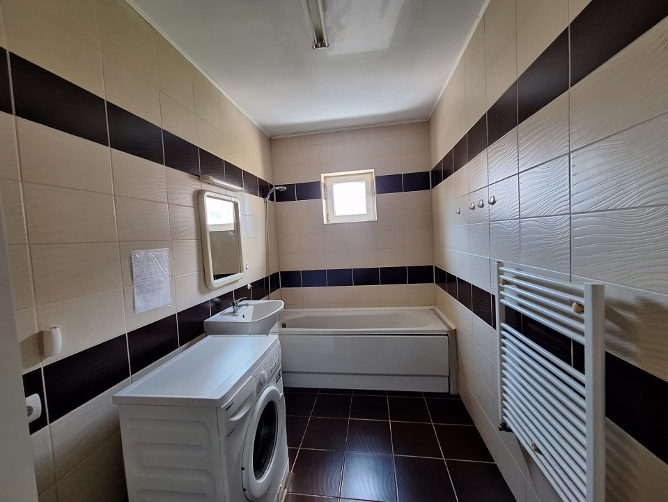 Apartament cu 2 camere semidecomandat, mobilat în Floreşti