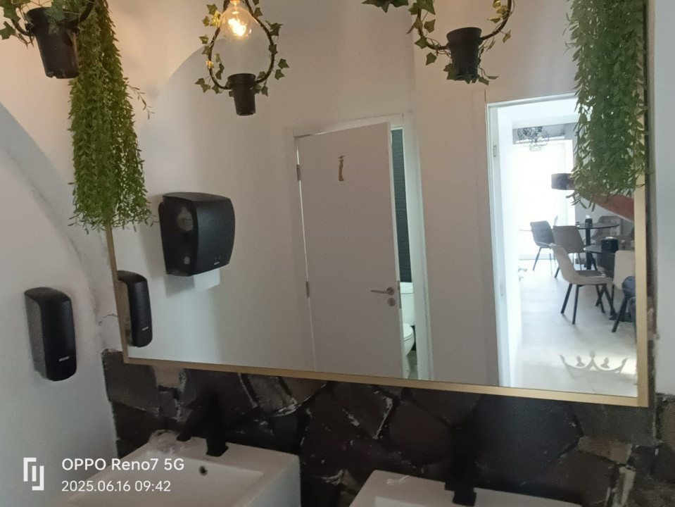 Spatiu comercial de închiriat  