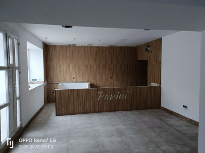 Spatiu comercial de închiriat  