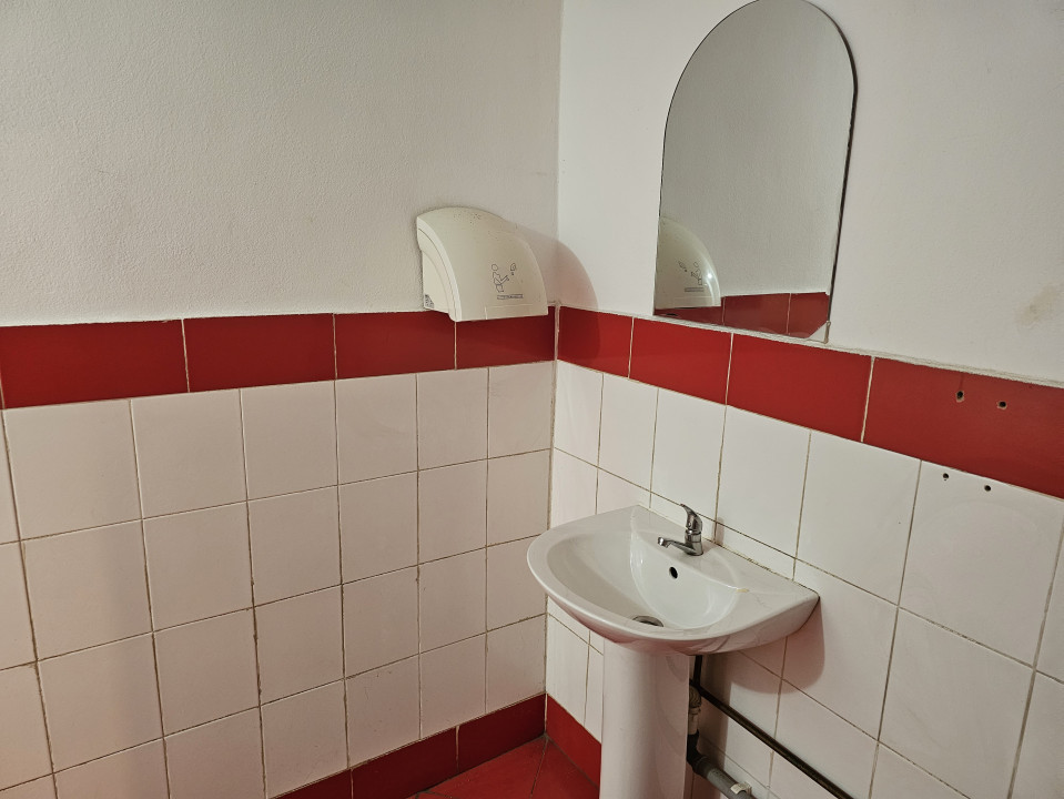 Spațiu comercial 