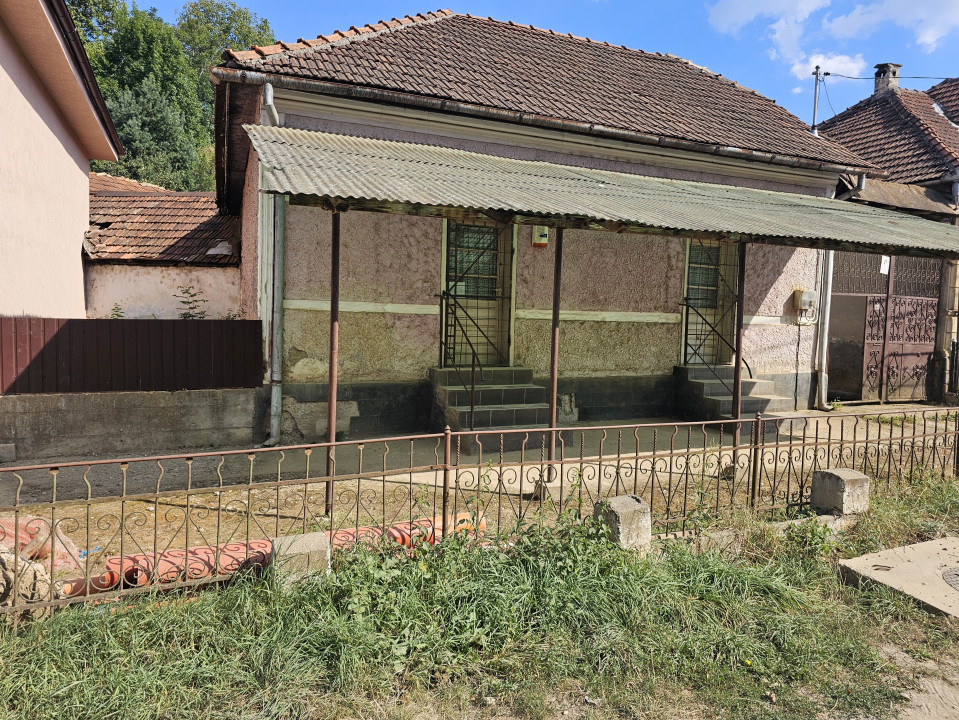 Casa de vacanta cu 4 camere +teren suprafata 2.043 mp, Calugari, Bihor