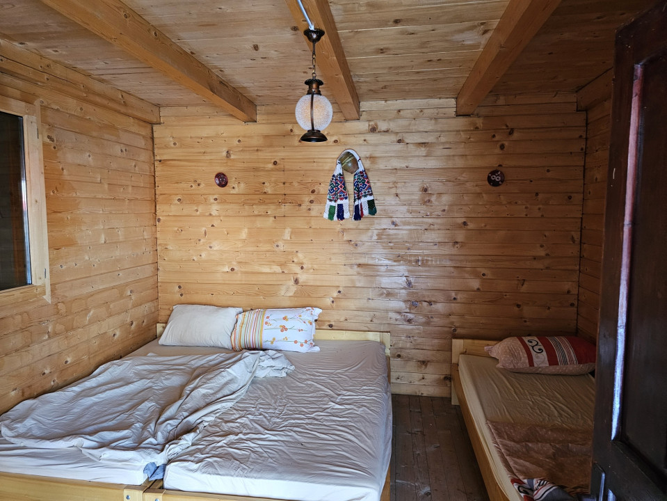 Casă de vacanță cu 6 camere + teren suprafață 7.384 mp, Brădet, Bihor