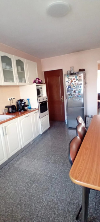 Oferta calda! Vila de inchiriat in Dâmbul Rotund, 1300 Euro/lună, negociabil!