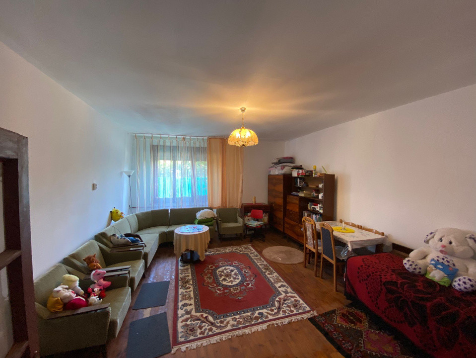 Casă de vacanță , 2 cam, teren 3.381 mp 