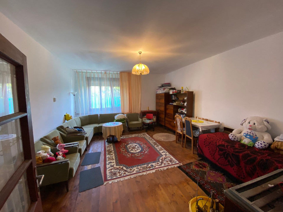 Casă de vacanță , 2 cam, teren 3.381 mp 