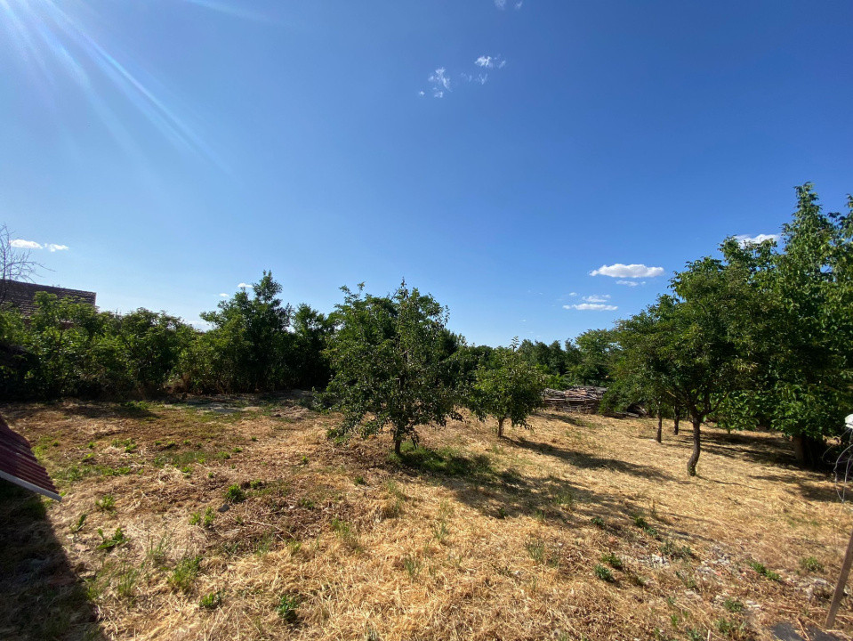 Casă de vacanță , 2 cam, teren 3.381 mp 