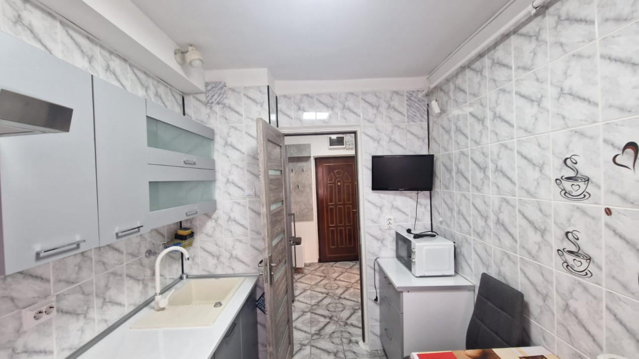 Apartament 2 camere, semidecomandat, 50mp, 1 mai, zona Confectii