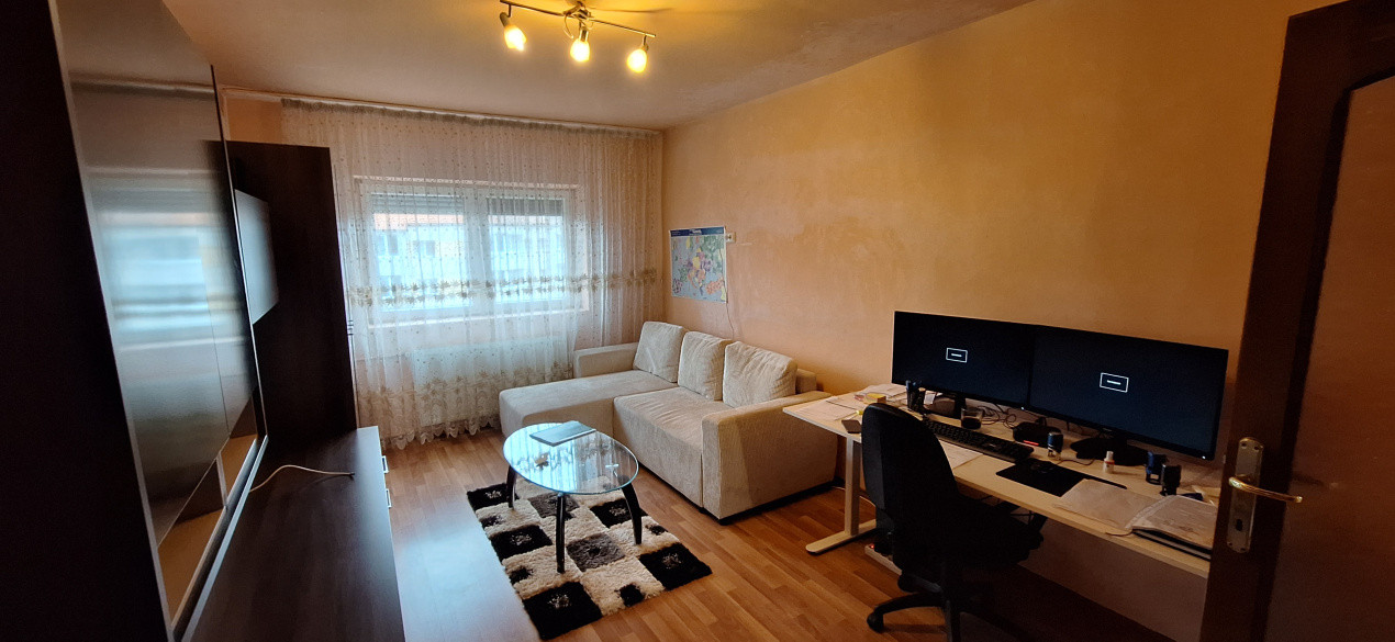 Apartament 3 camere, decomandat, zona Parc Olosig