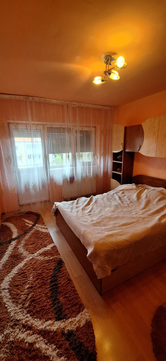 Apartament 3 camere, decomandat, zona Parc Olosig