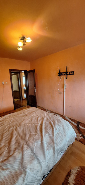 Apartament 3 camere, decomandat, zona Parc Olosig