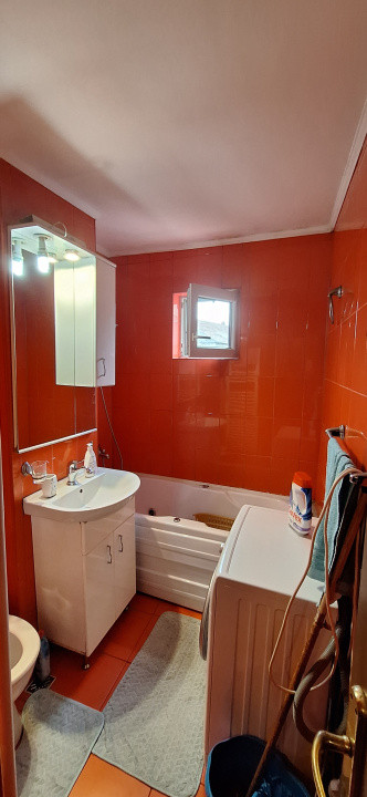 Apartament 3 camere, decomandat, zona Parc Olosig