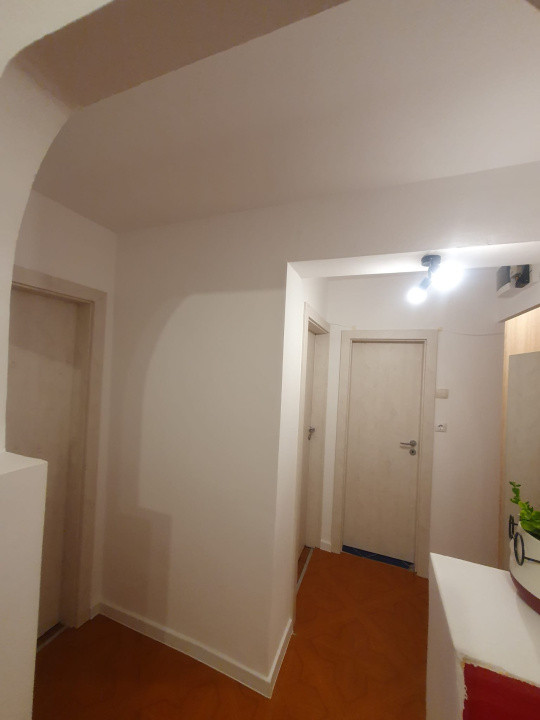 🏡 De închiriat apartament 2 camere decomandate – Ștrand