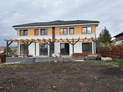 Oportunitate! Vânzare casă de tip duplex cu 4 cam., la 15 min. de Cluj