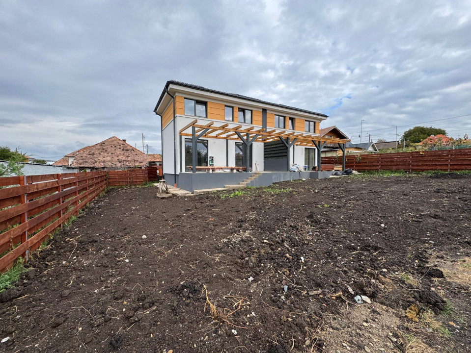 Oportunitate!Casă de tip duplex, 4 camere, 120 mp., la 15 min. de Cluj