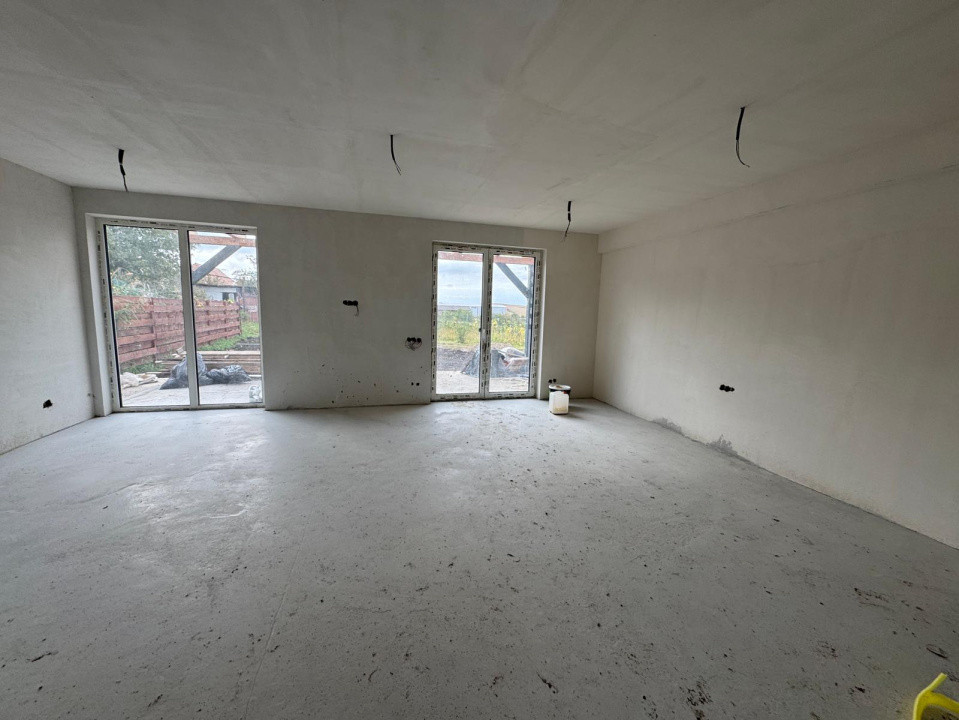 Oportunitate!Casă de tip duplex, 4 camere, 120 mp., la 15 min. de Cluj