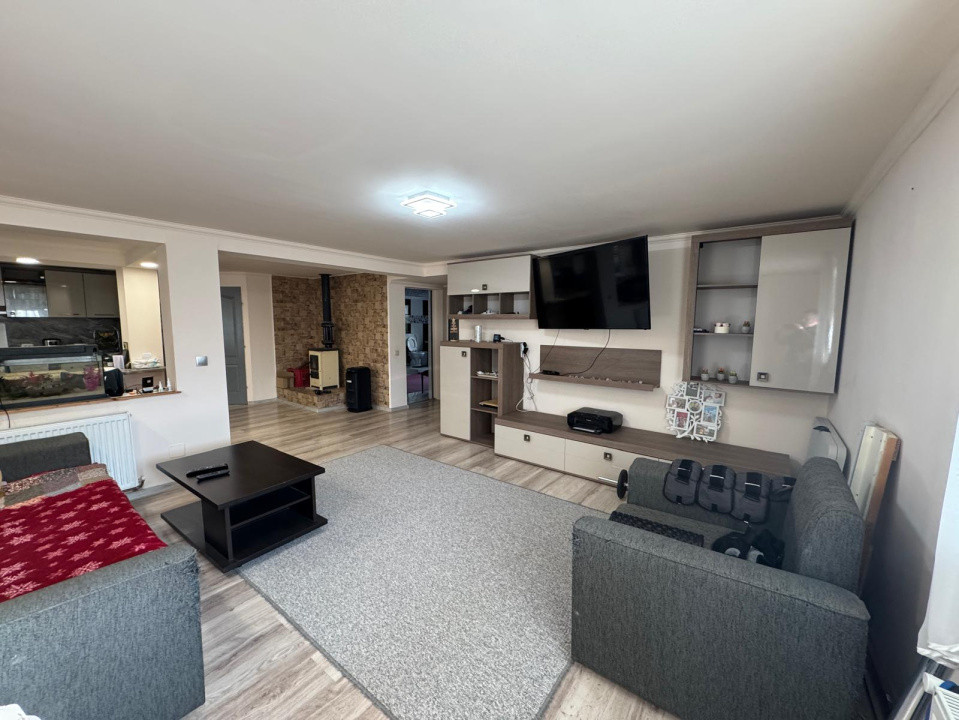 Comisin 0%! De vânzare casă, 261 mp.+895 mp curte!