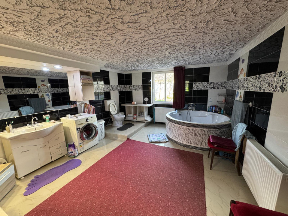 Comisin 0%! De vânzare casă, 261 mp.+895 mp curte!