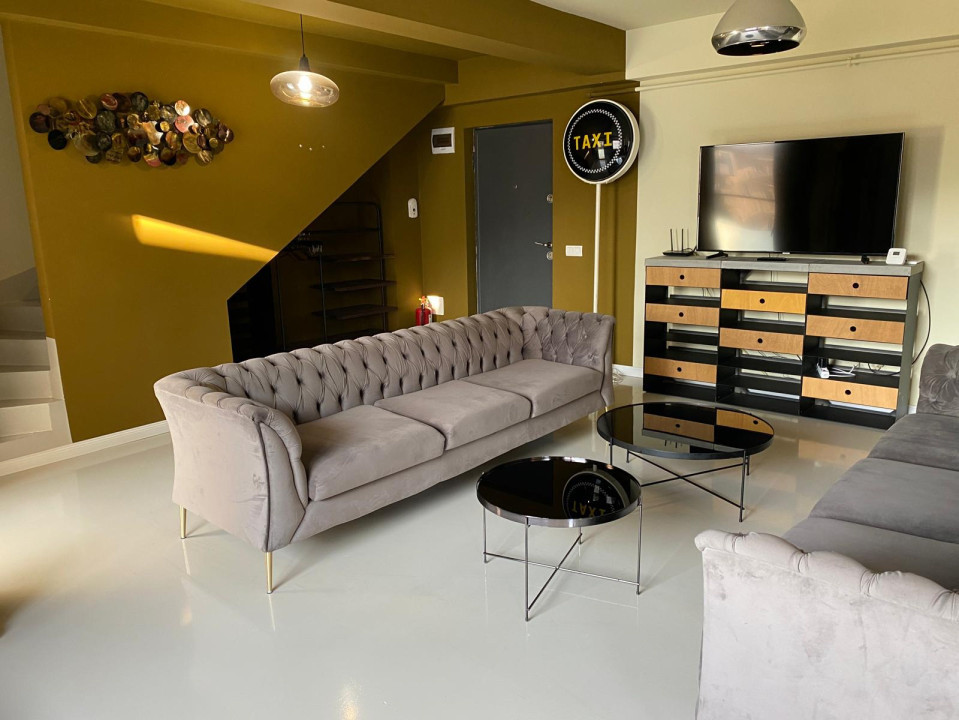 Oportunitate! Penthouse, zona Colina, 4 camere,  310000 EUR!
