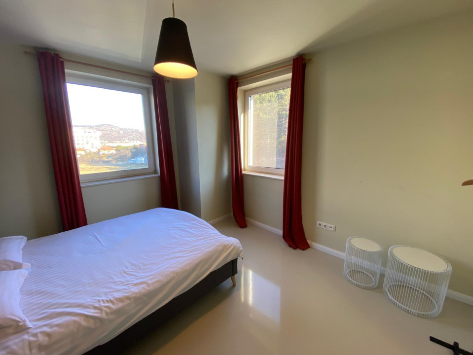 Oportunitate! Penthouse, zona Colina, 4 camere,  310000 EUR!