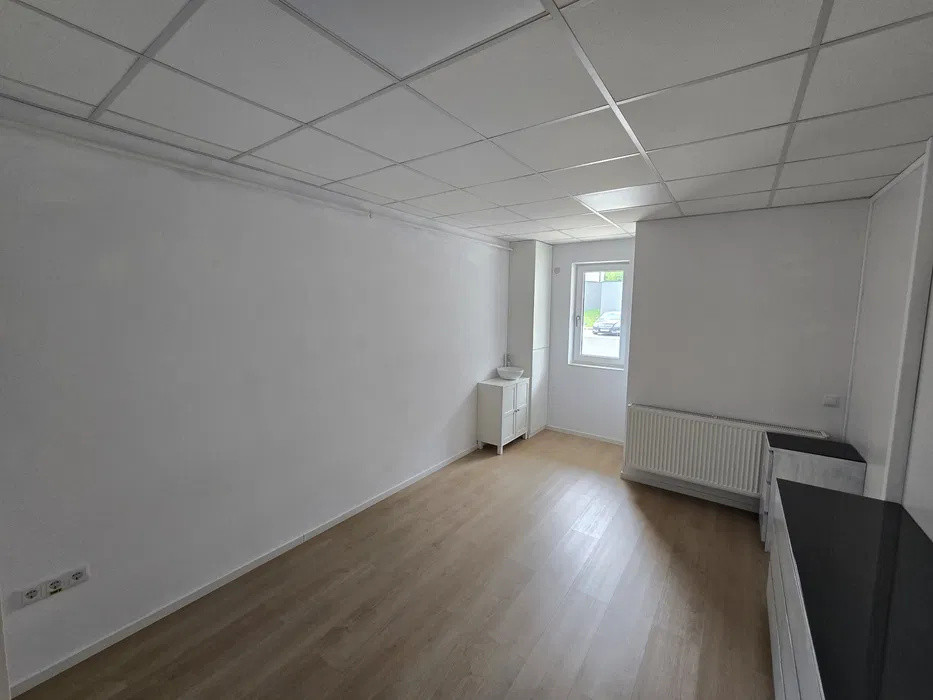 Spațiu comercial de închiriat (53 mp)