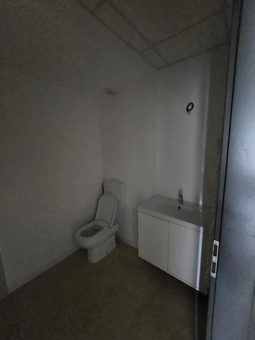 Spațiu comercial de închiriat (53 mp)