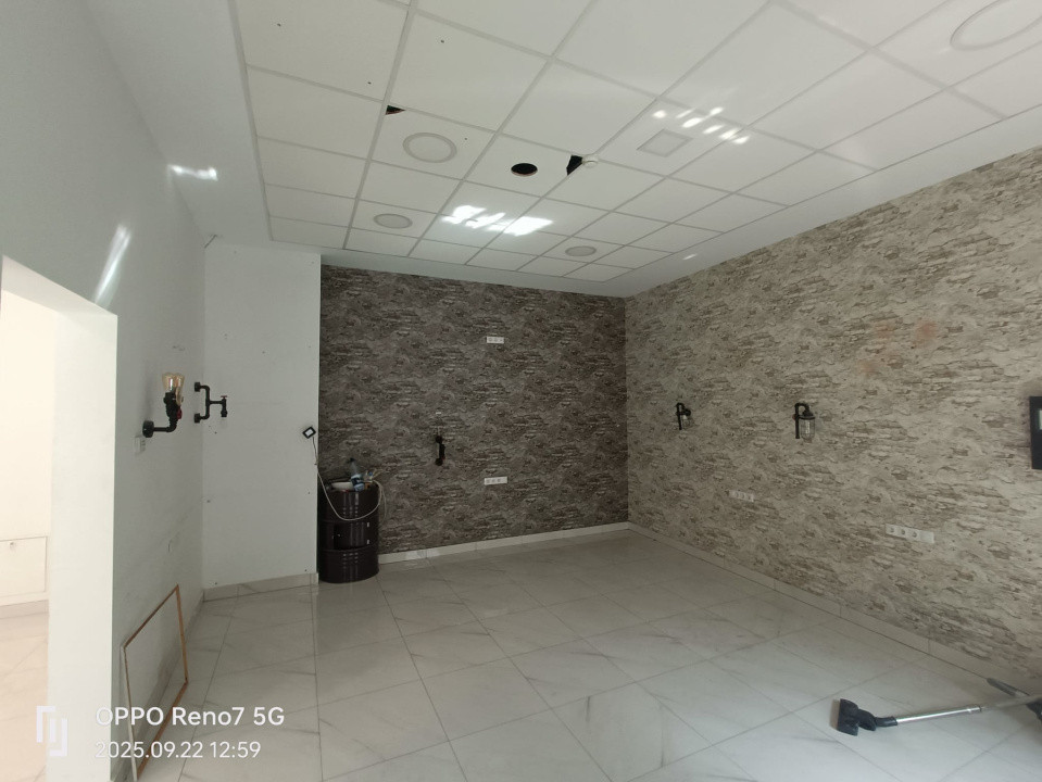 Spatiu comercial de închiriat  