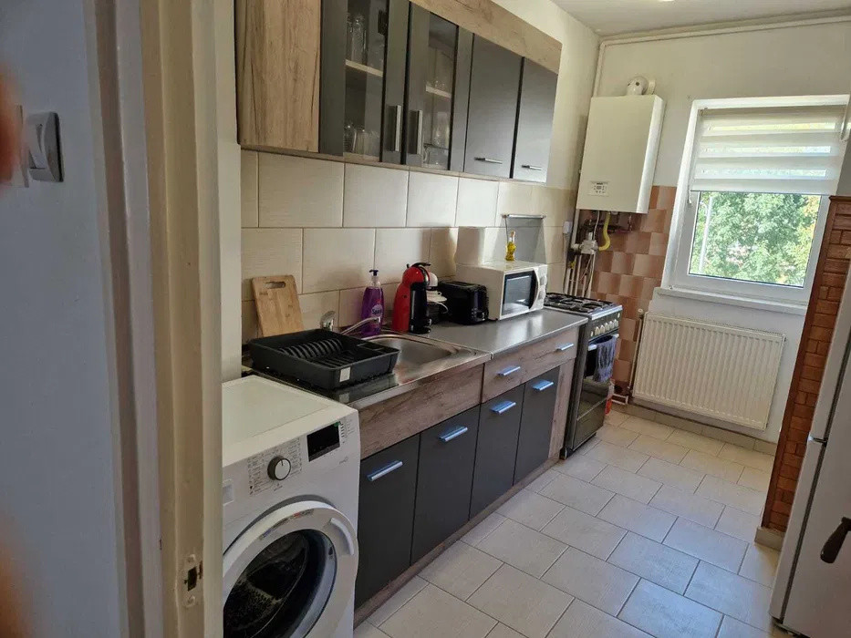 Apartament de închiriat 3 camere| 60 mp | Zona Valea Aurie