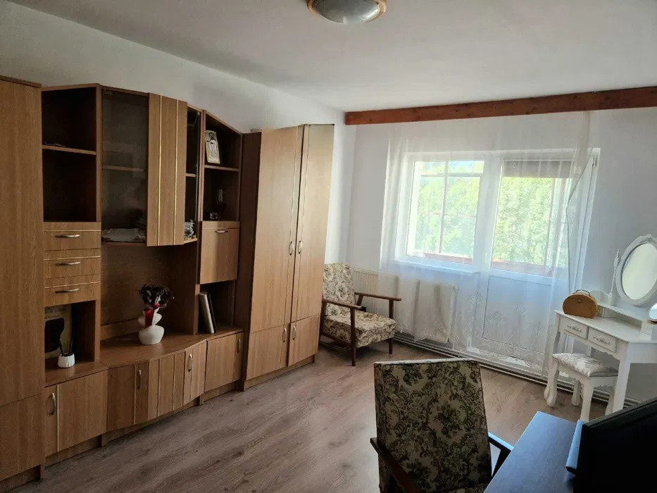 Apartament de închiriat 3 camere| 60 mp | Zona Valea Aurie