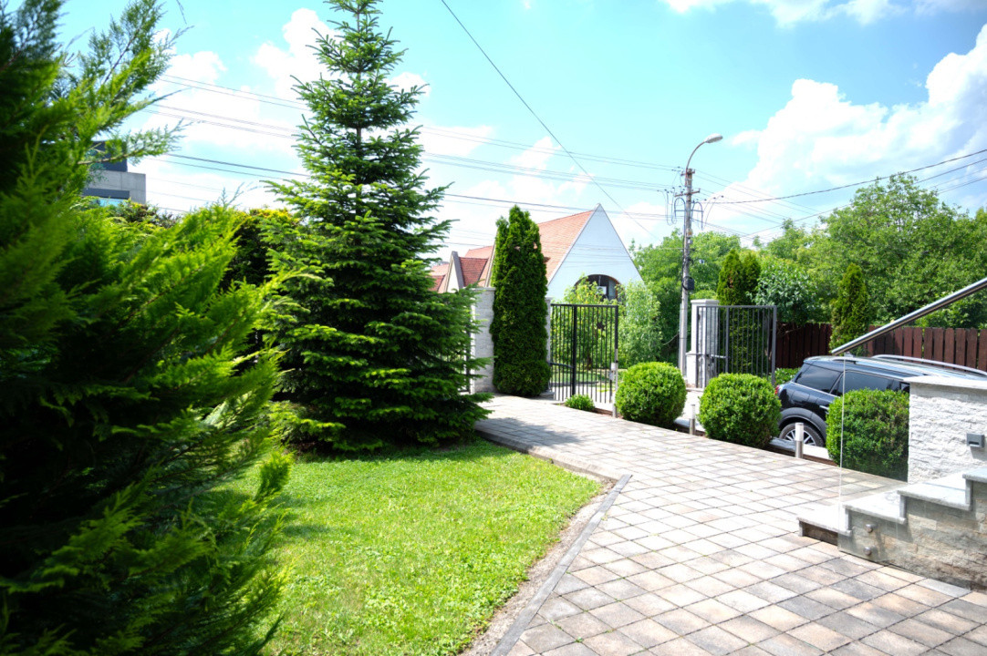 Vilă in Andrei Mureșanu,  6 camere, teren 600 mp