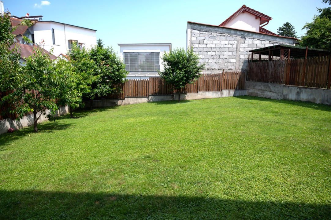 Vilă in Andrei Mureșanu,  6 camere, teren 600 mp