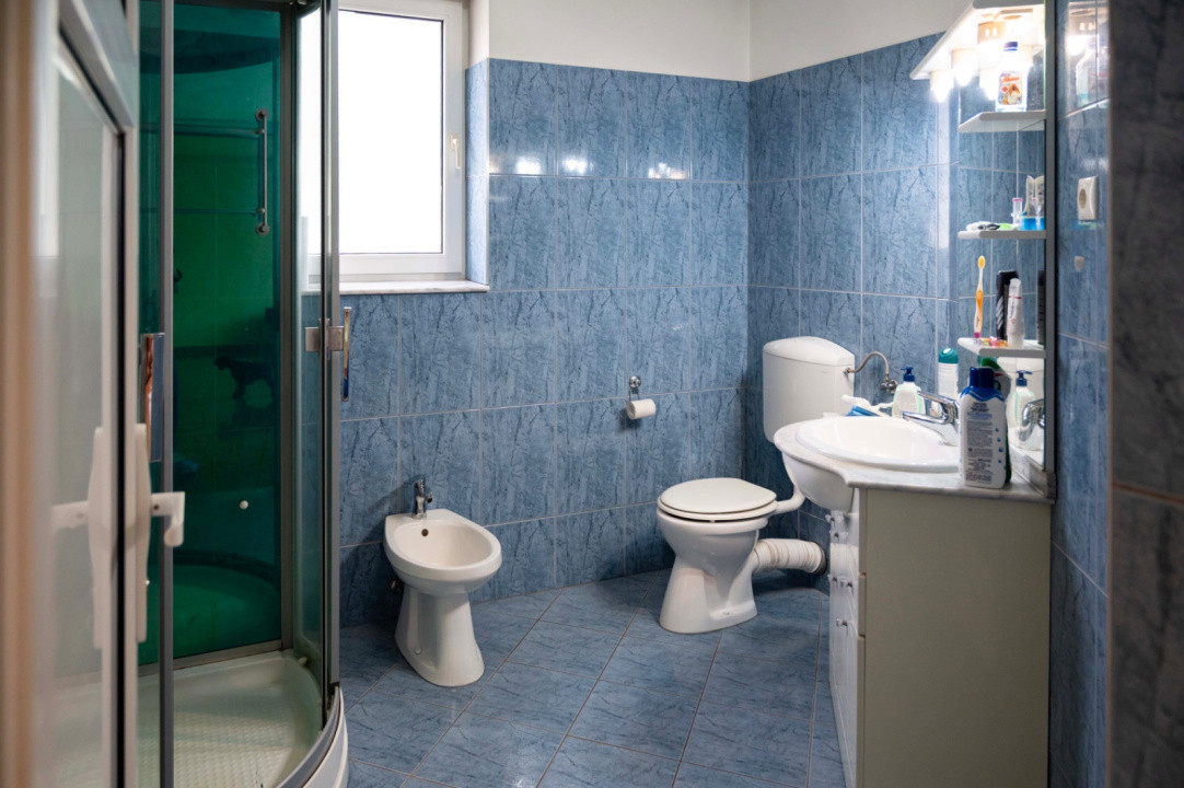 Vilă in Andrei Mureșanu,  6 camere, teren 600 mp