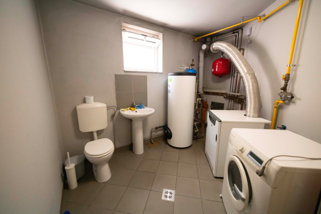 Vilă in Andrei Mureșanu,  6 camere, teren 600 mp