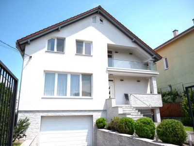 Vilă in Andrei Mureșanu,  6 camere, teren 600 mp