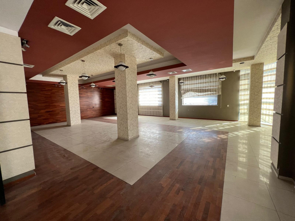 Închiriere clădire 750 mp. - birouri, alimentație publică, 6000 EUR