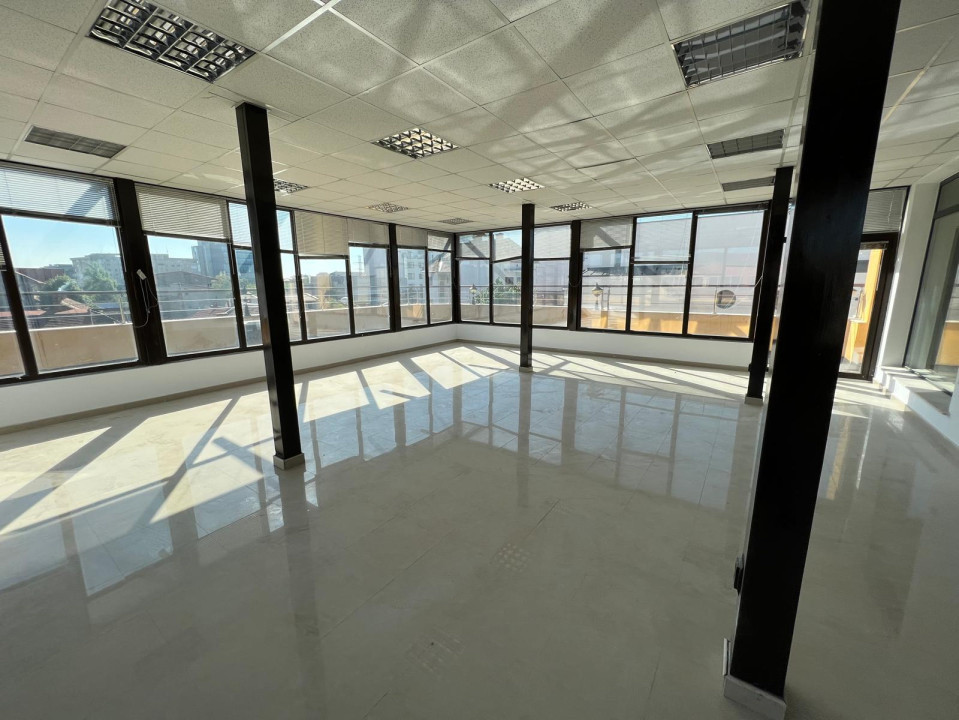Închiriere clădire 750 mp. - birouri, alimentație publică, 6000 EUR