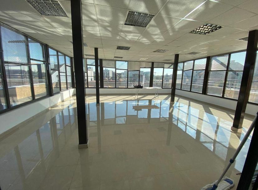 Închiriere clădire 750 mp. - birouri, alimentație publică, 6000 EUR