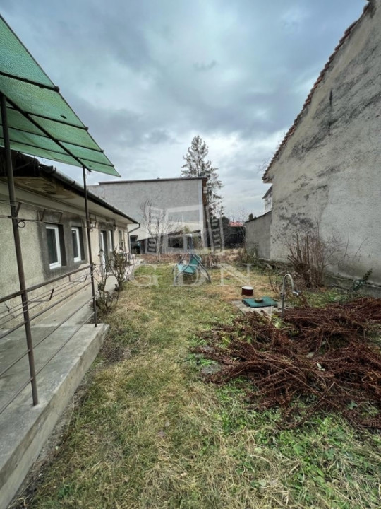 Casă individuală 4 camere, 115 mp + curte de 417 mp, zona Piața Abator