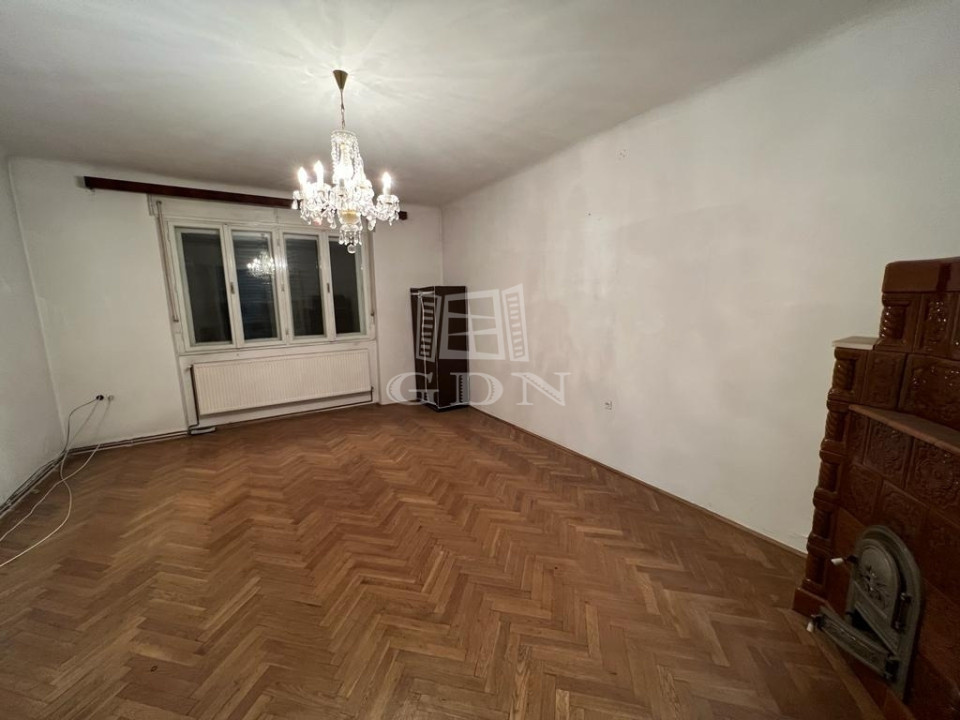 Casă individuală 4 camere, 115 mp + curte de 417 mp, zona Piața Abator