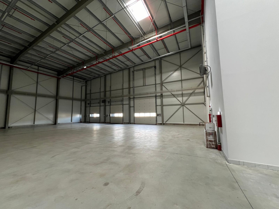  Hală ultramodernă centru logistic, depozitare + birouri 5,857 mp