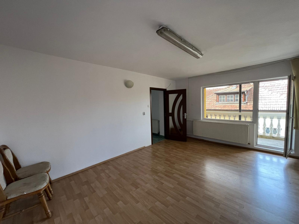 Vanzare casa + teren 800 mp. cartierul Gheorgheni